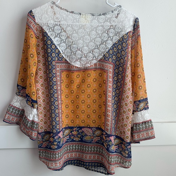 Fig & Flower Multicolor Quarter Sleeve Blouse - Picture 2 of 4